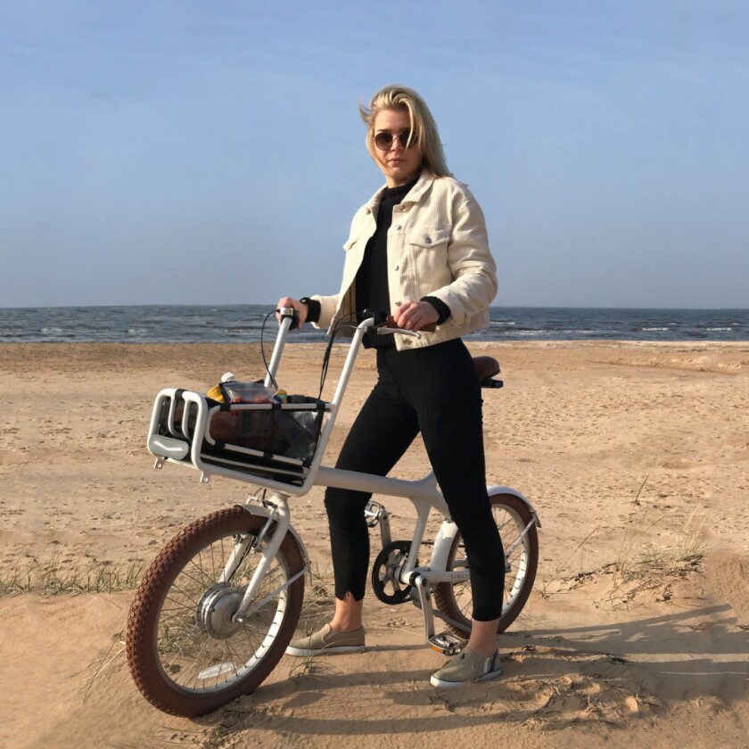 The cargo basket to the front of the Elbi is used to carry the e-bike's removable battery pack
