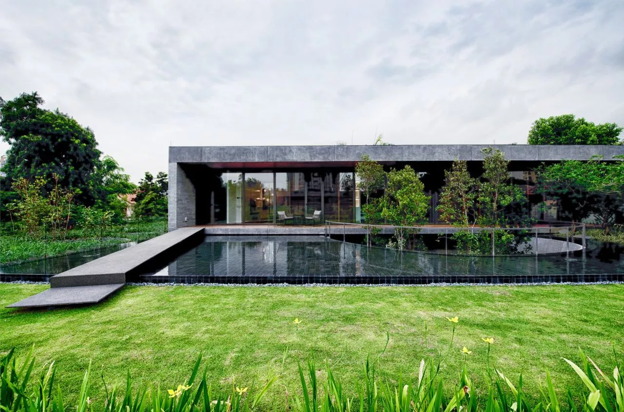 The Wall House also sports a large green roof, and several gardens which take inspiration from the classical art of Chinese Gardening (Photo: Bryan van der Beek and Edward Hendricks)