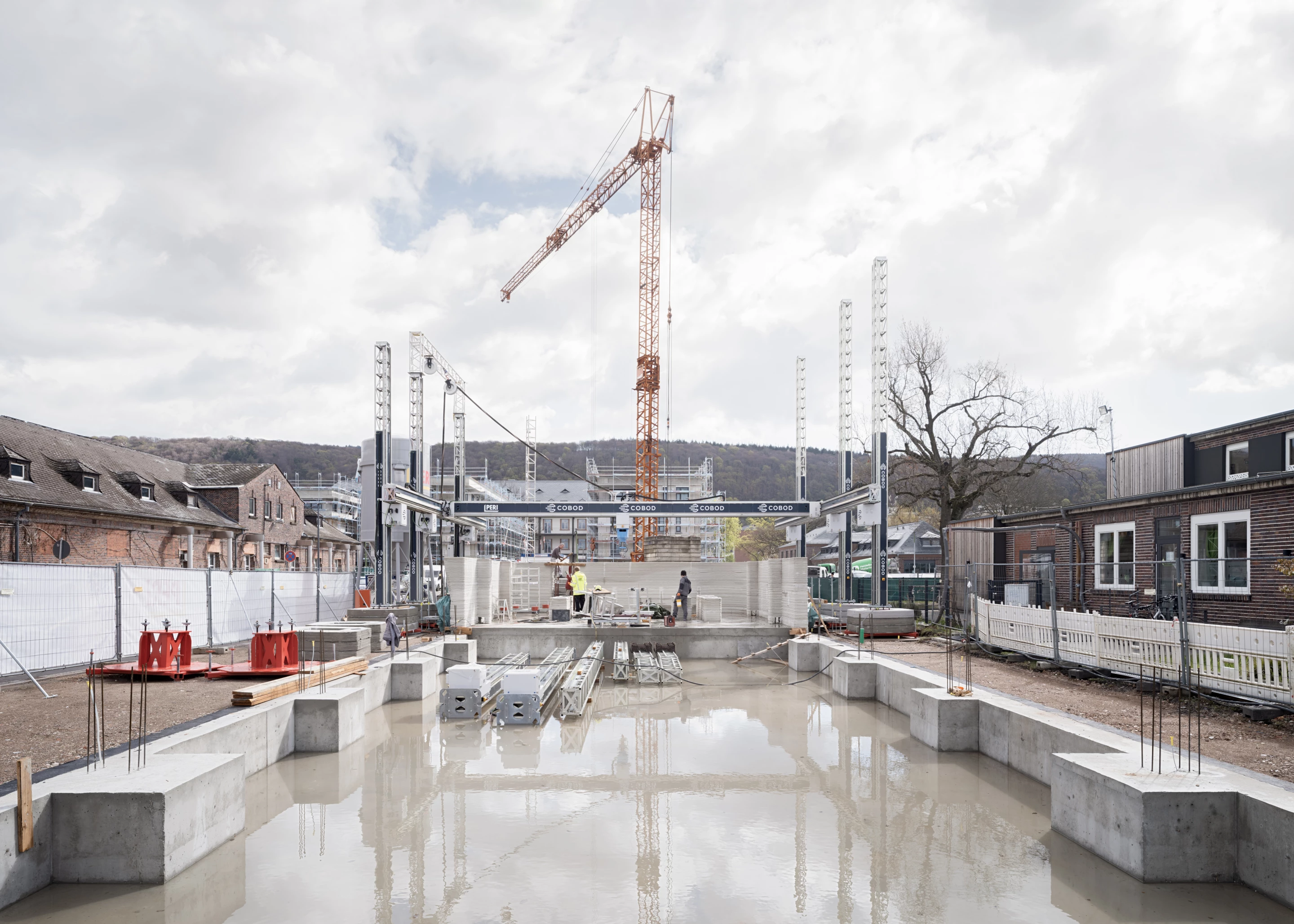 The 3D-printed data center will be 54 m (177 ft) long, have a width of 11 m (36 ft) and a height of 9 m (29.5 ft)