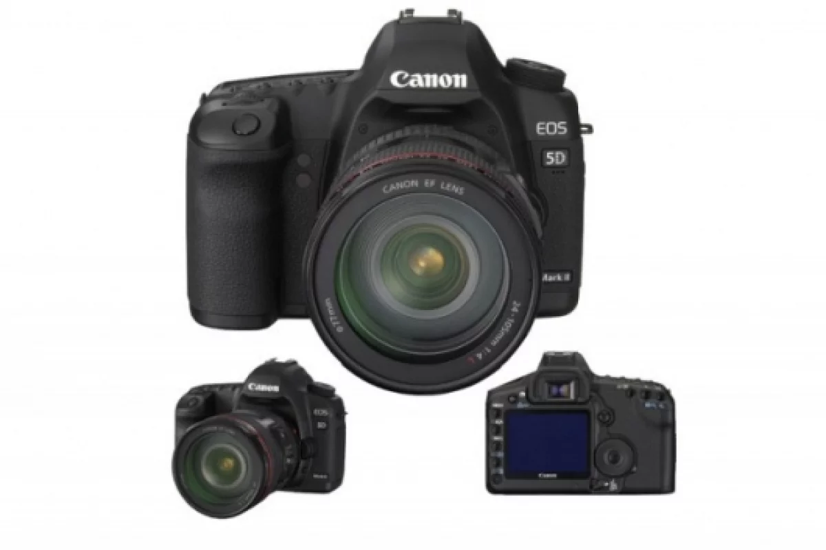 Canon EOS 5D Mark II Digital SLR