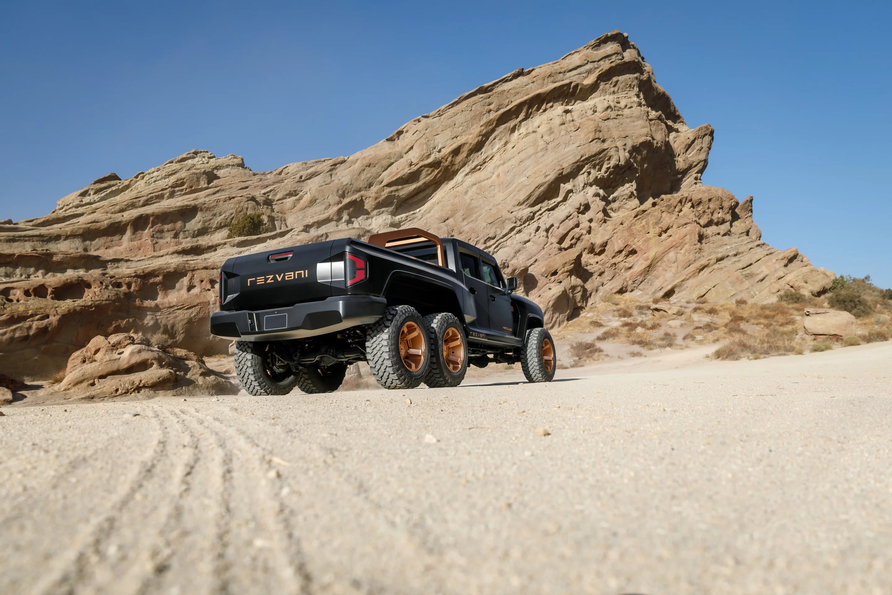 The Hercules can operate in two-, four- or six-wheel drive