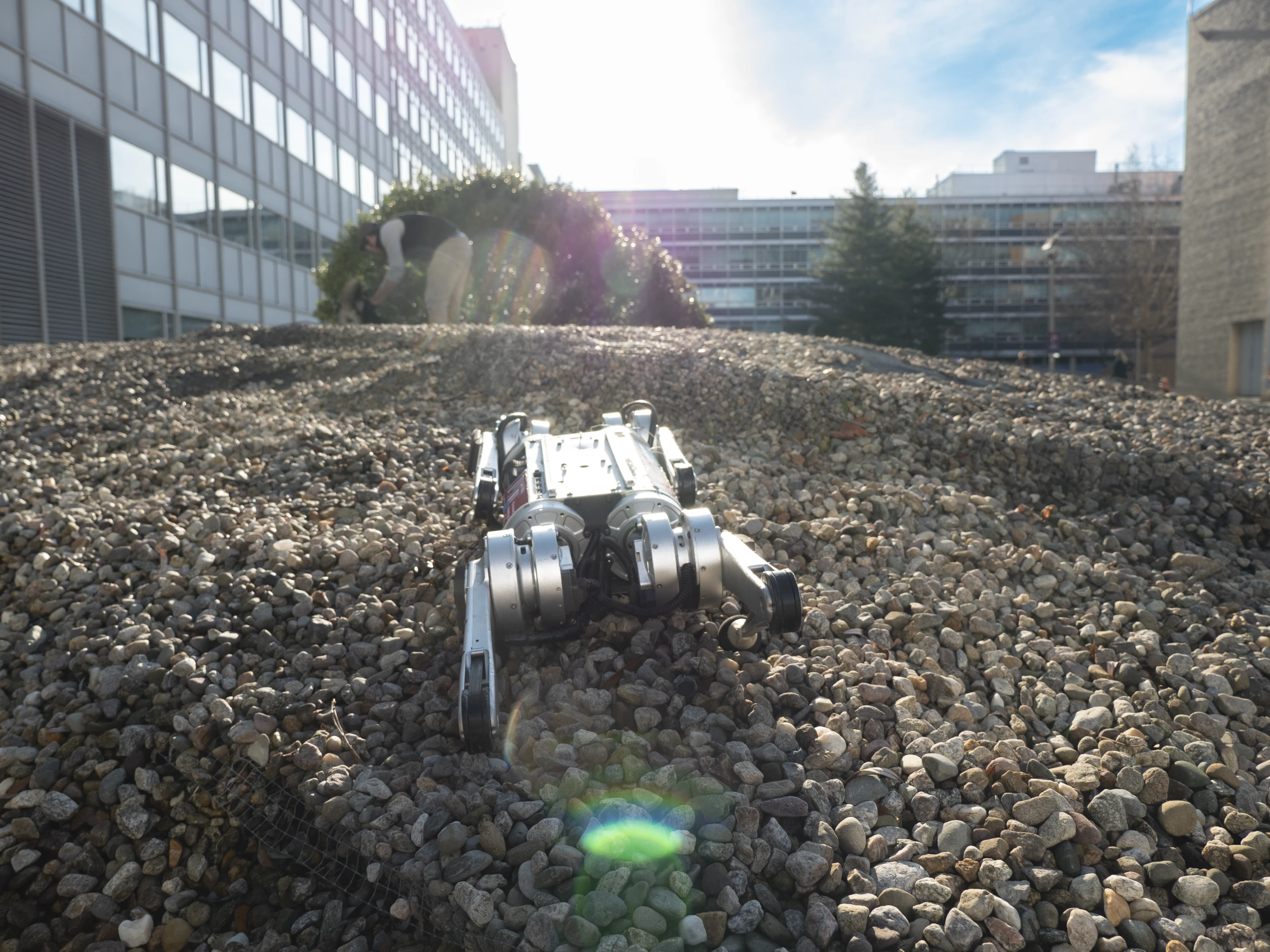 The mini cheetah can handle loose gravel