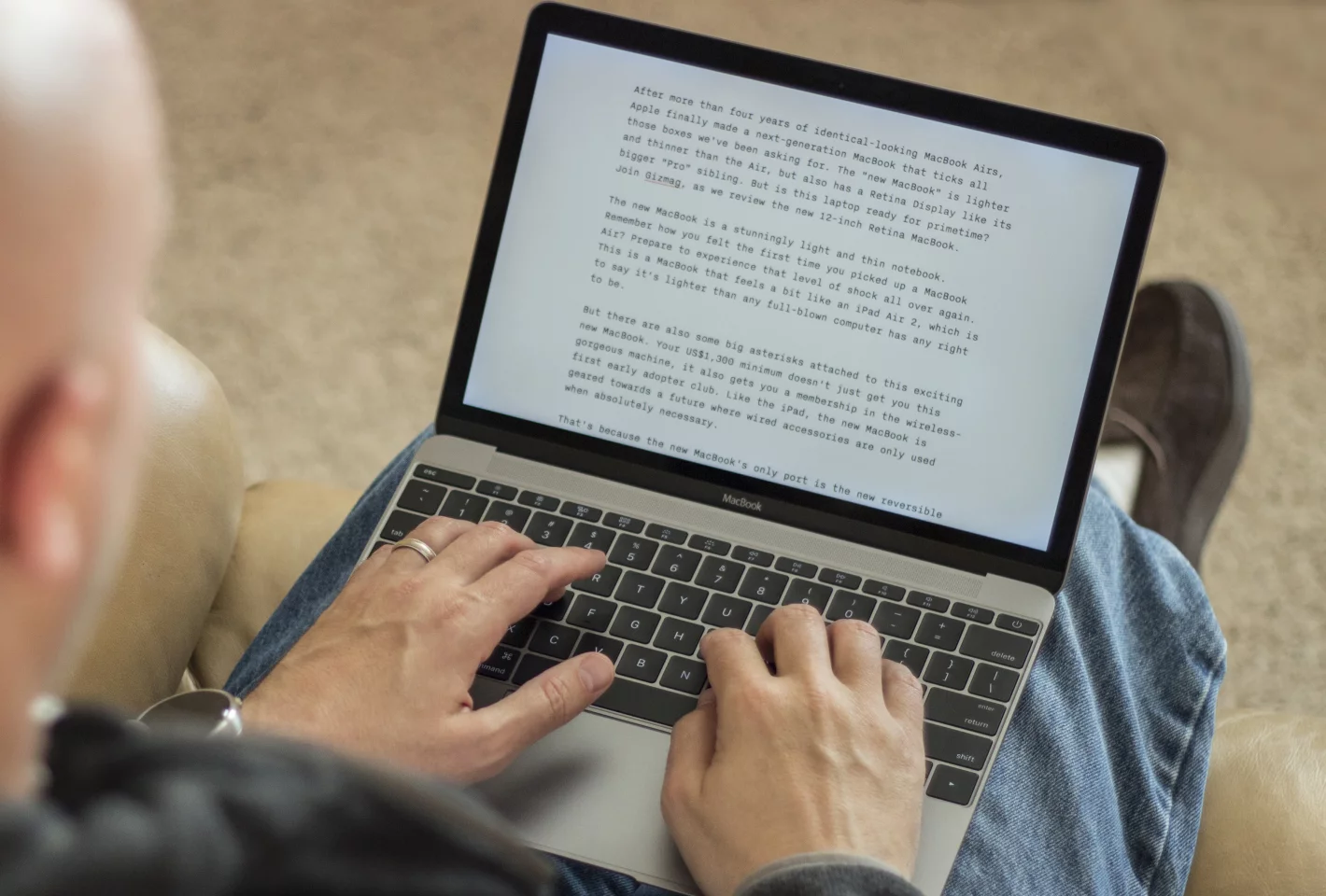 Typing on the new MacBook is a pleasure (Photo: Will Shanklin/Gizmag.com)