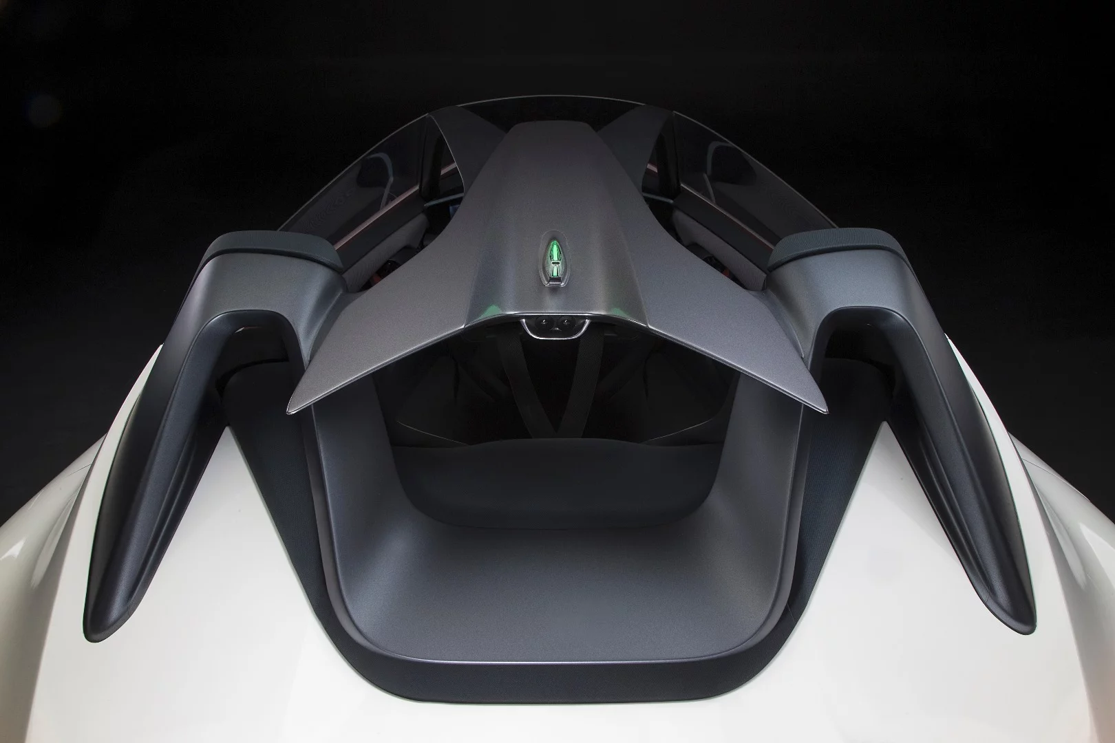 Here we see the inverted W shaping for the rear of the cockpit