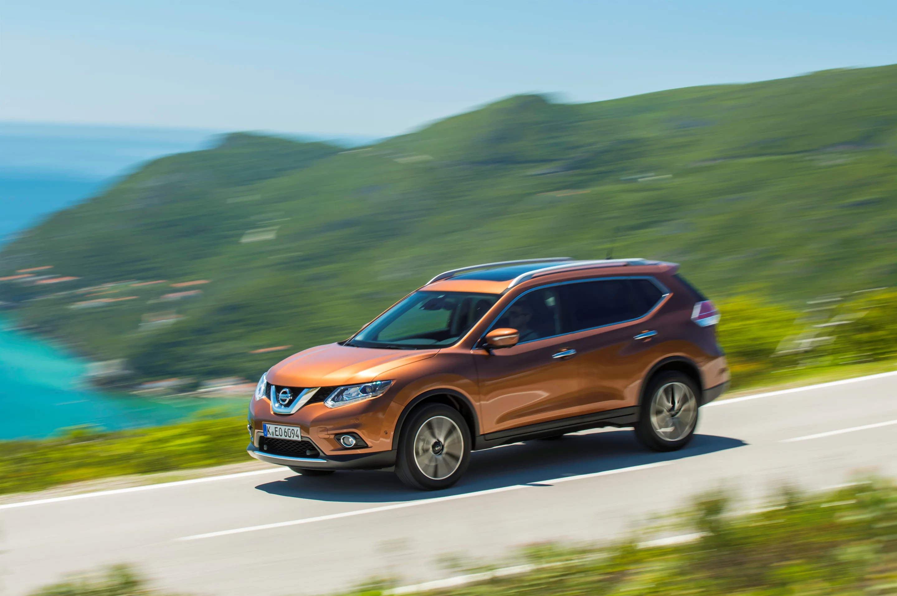 The X-Trail features safety goodies like forward emergency braking, moving object detection and a handy little device that recognizes traffic signs, regardless of the language