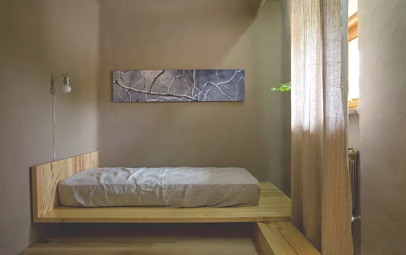 The Friend House Ukrainian ecohotel was sustainably built using only wood, clay, reeds and stone