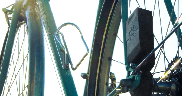 A close view of the Siva Cycle Atom installed on a bicycle
