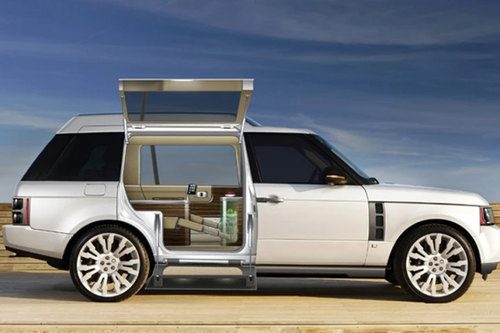 The rear doors of the Q-VR open up instead of out