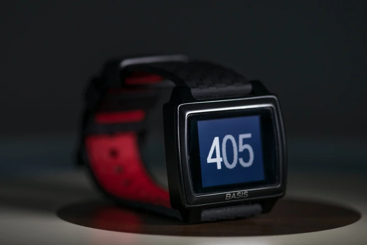 Gizmag reviews the Basis Peak fitness tracker (Photo: Simon Crisp/Gizmag.com)