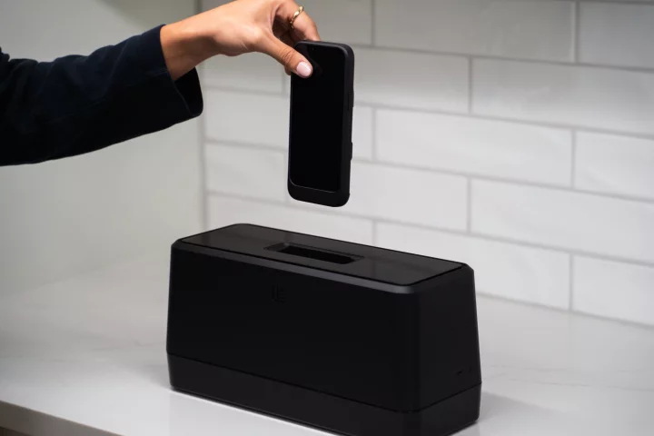 Drop your phone in and within mere seconds, it has a full, fresh battery pack