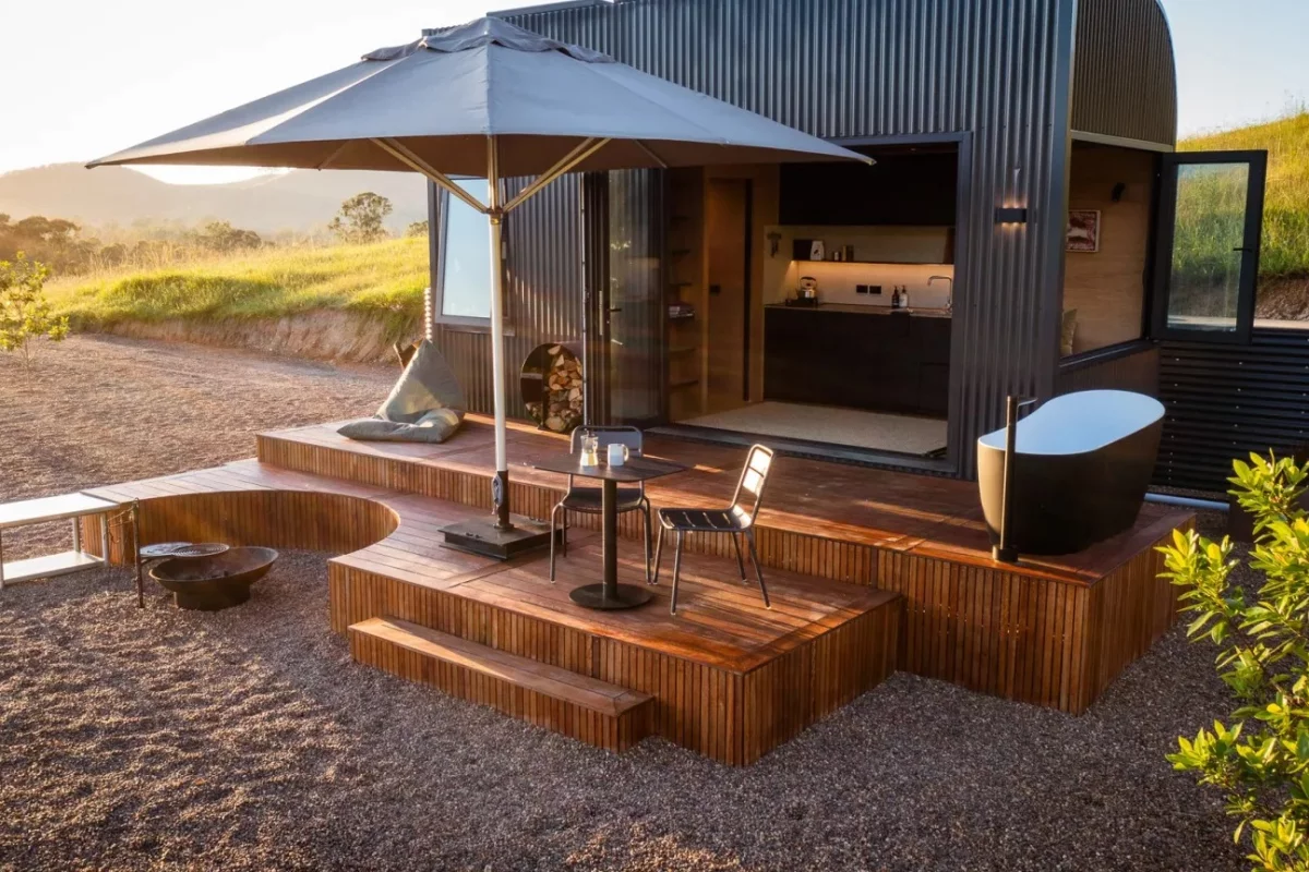 The Fowler & Ward x Base Cabin has an optional deck with an outdoor bathtub and seating area