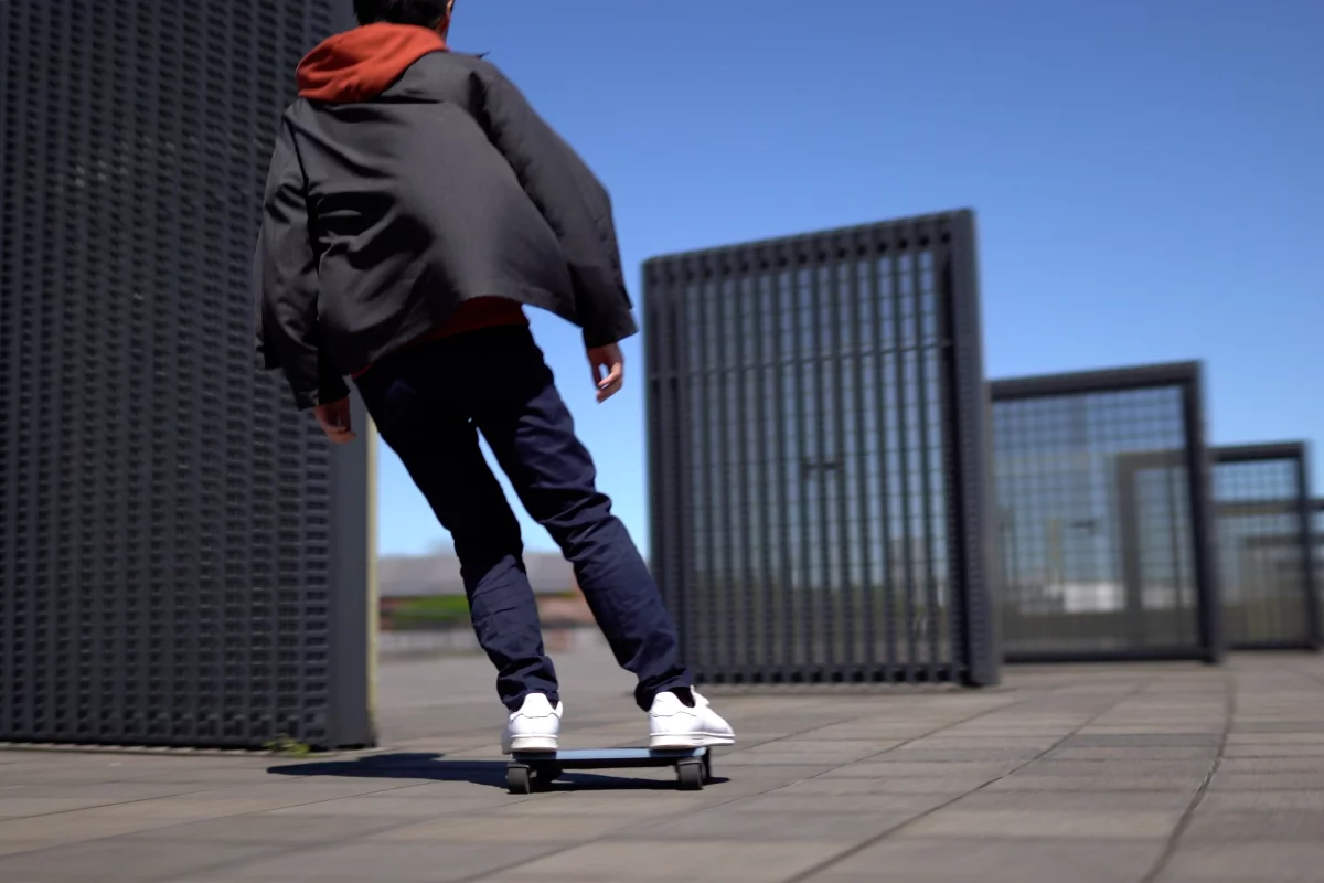 The ride platform is about the same size as a 13-inch laptop and sensors up top allow the user to control the Walkcar by shifting weight