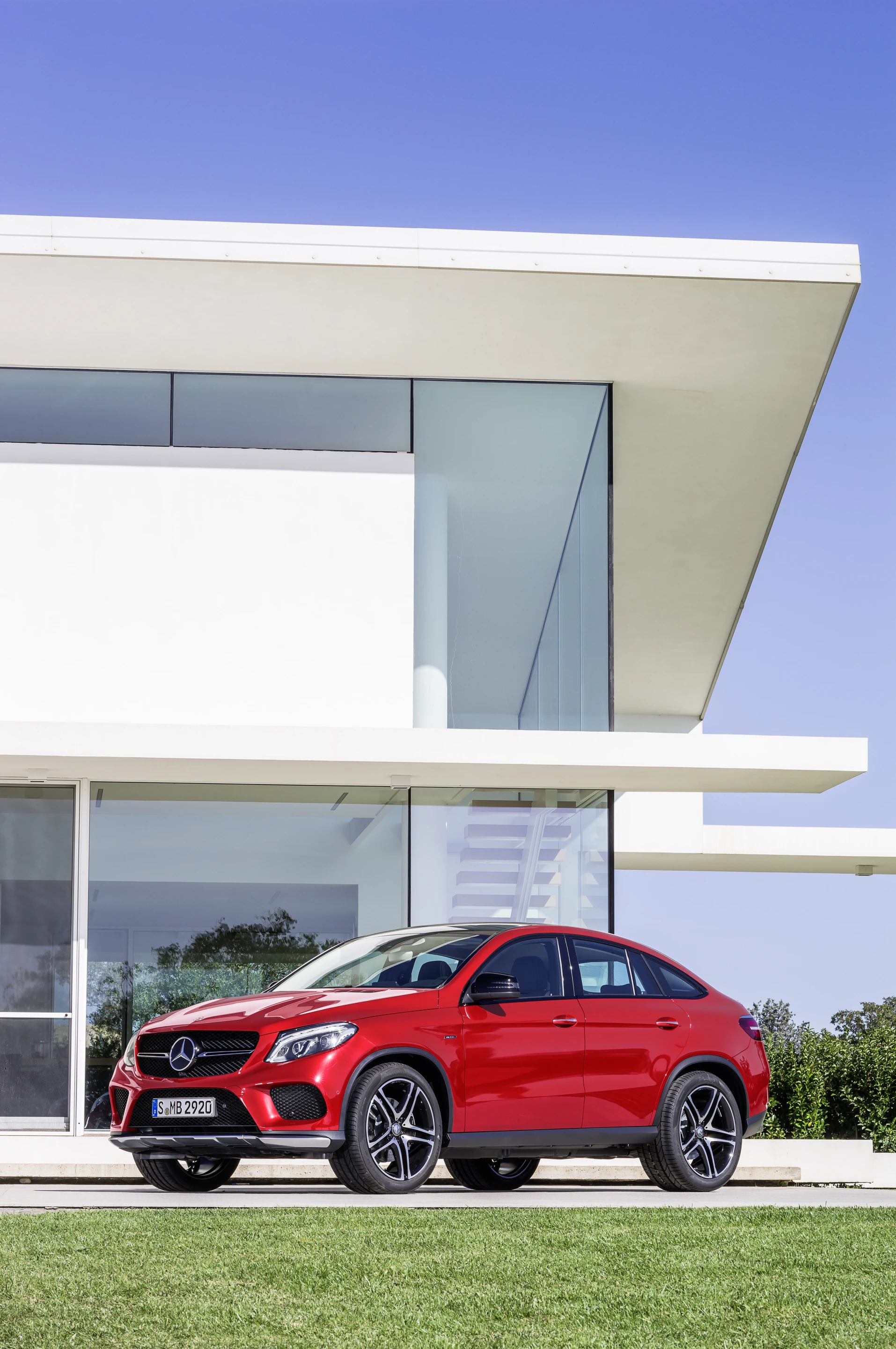 The GLE 450 AMG has a rear-biased all-wheel drive setup