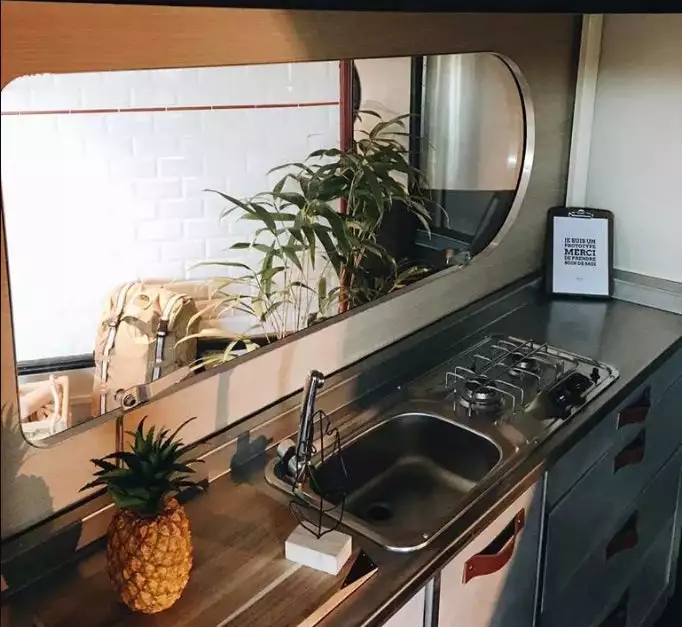 Tipoon trailer kitchen