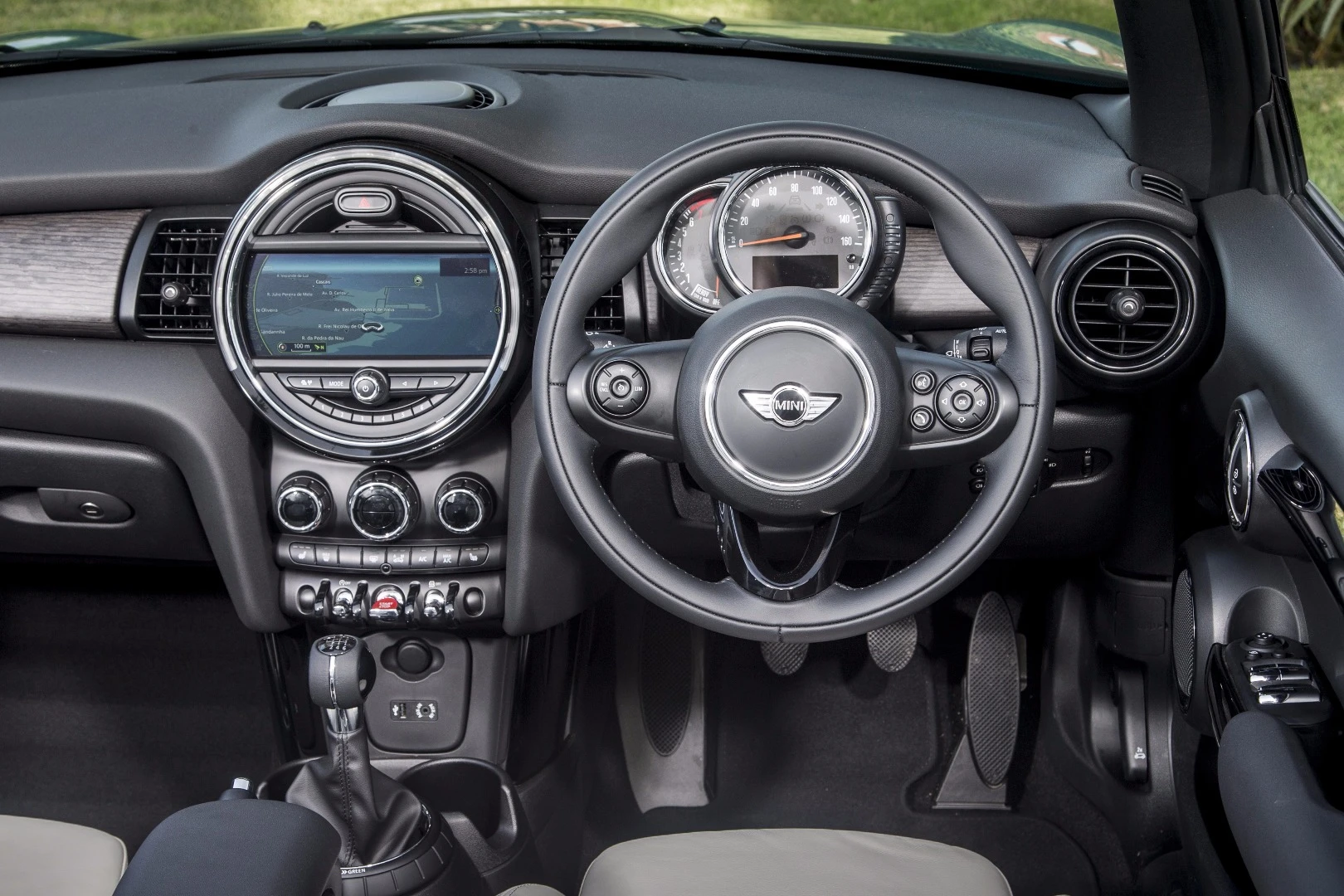 The new MINI Connected: Mini Streetwise system is an option, adding navigation, rain warning, a larger infotainment display (8.8 inches), and more smartphone integration with apps