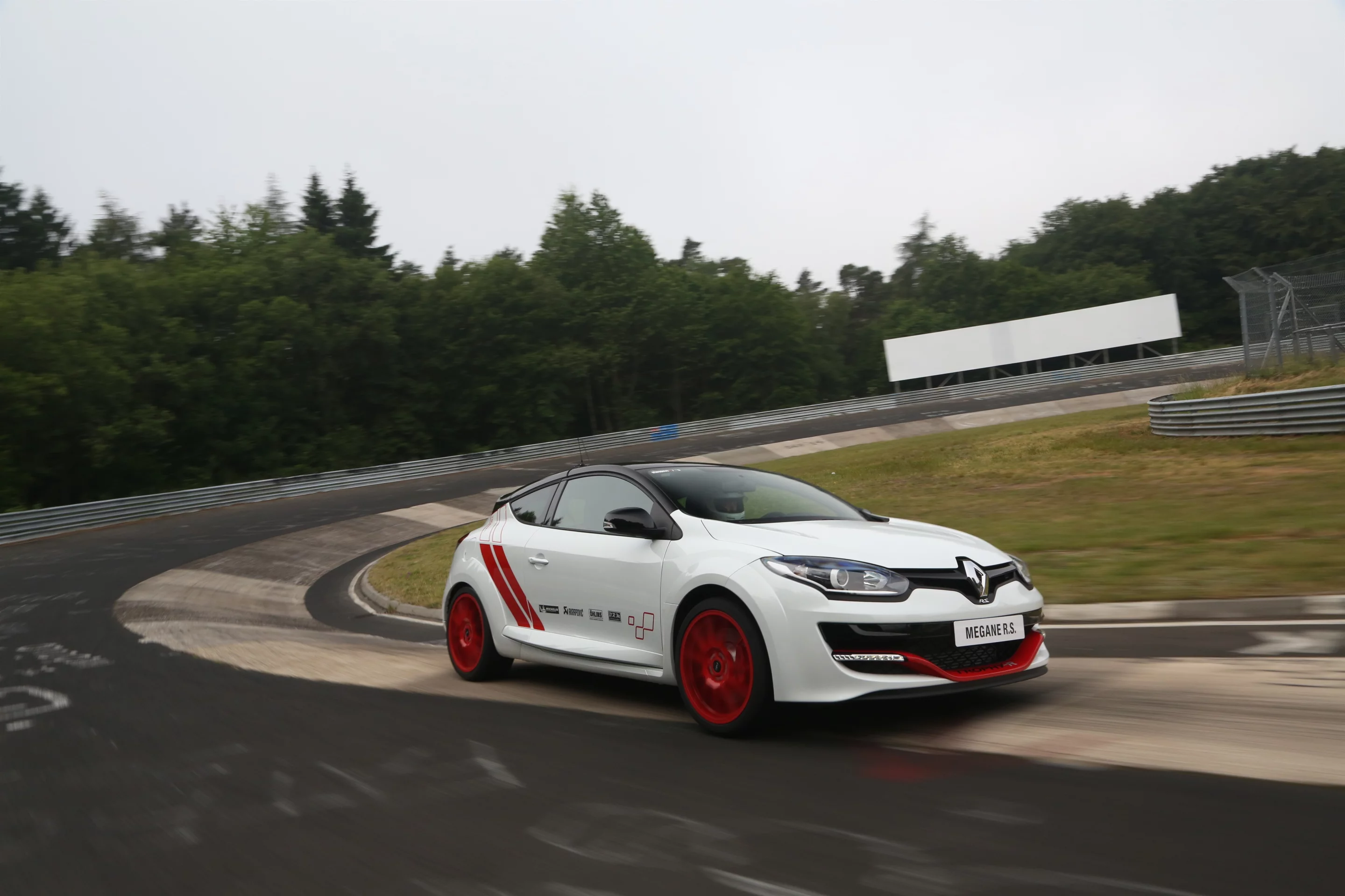 The Renault Megane R.S. 275 Trophy-R in action at the Nürburgring
