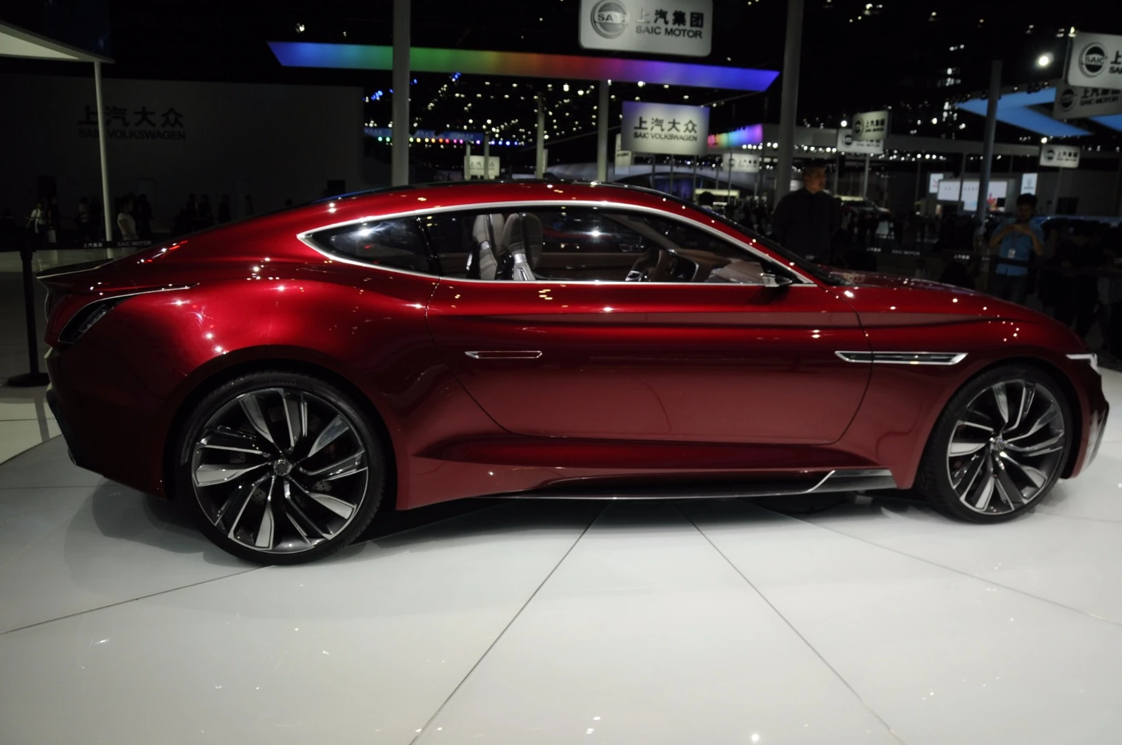 MG debuts the E-motion concept at Auto Shanghai 2017