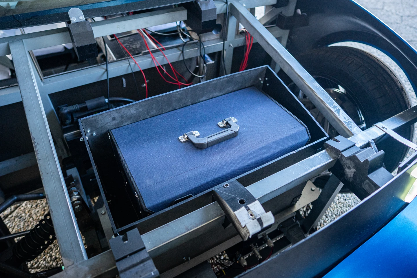 The idea is that owners could swap batteries, panels, and electronics using simple tools and a diagnostic app