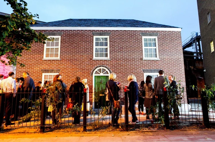 A pound of flesh for 50p, by Alex Chinneck (Photo: Tommophoto)