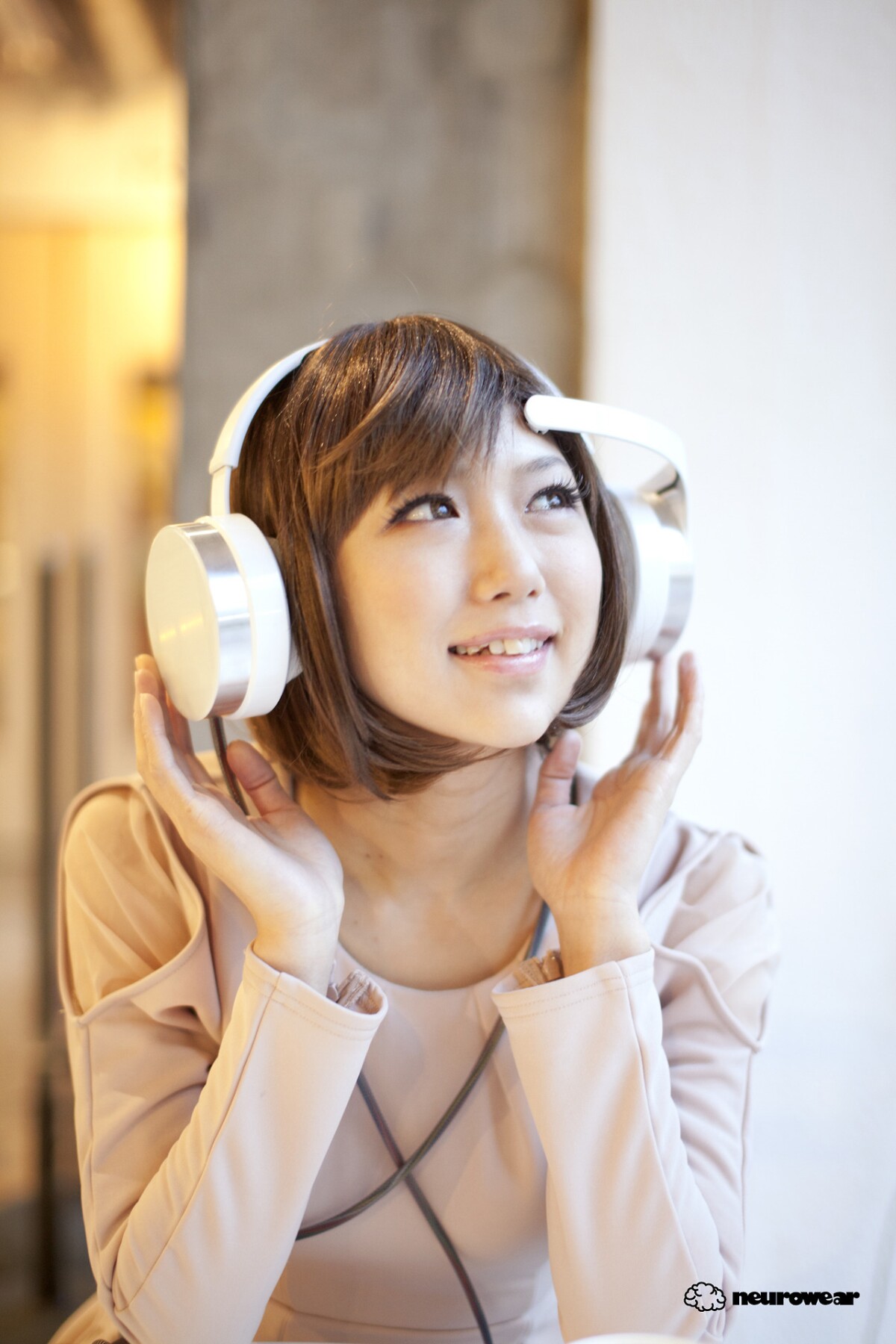 Mico headphones scan brainwaves to match songs to your mood