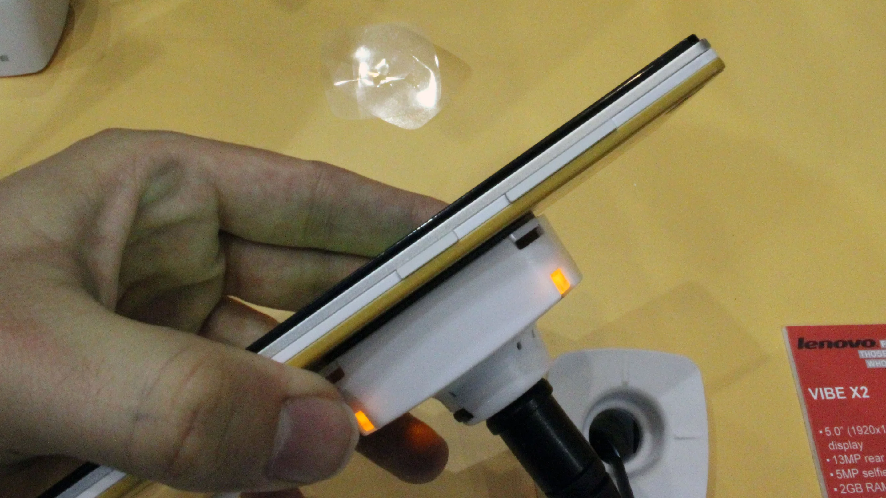 The X2 features a layered side design (Photo: Chris Wood/Gizmag.com)