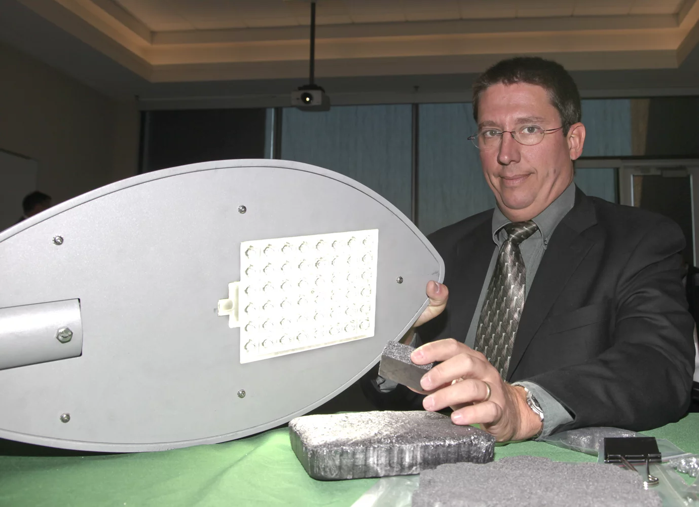 ORNL's James Klett with his LED-cooling graphite foam