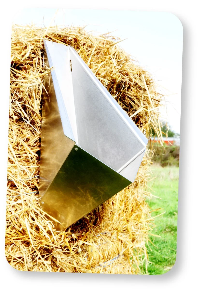 By itself, a single Uritonnoir looks like a wide funnel with a tapered spike on the end and is either pre-made from stainless steel or folded together from a flat polypropylene sheet