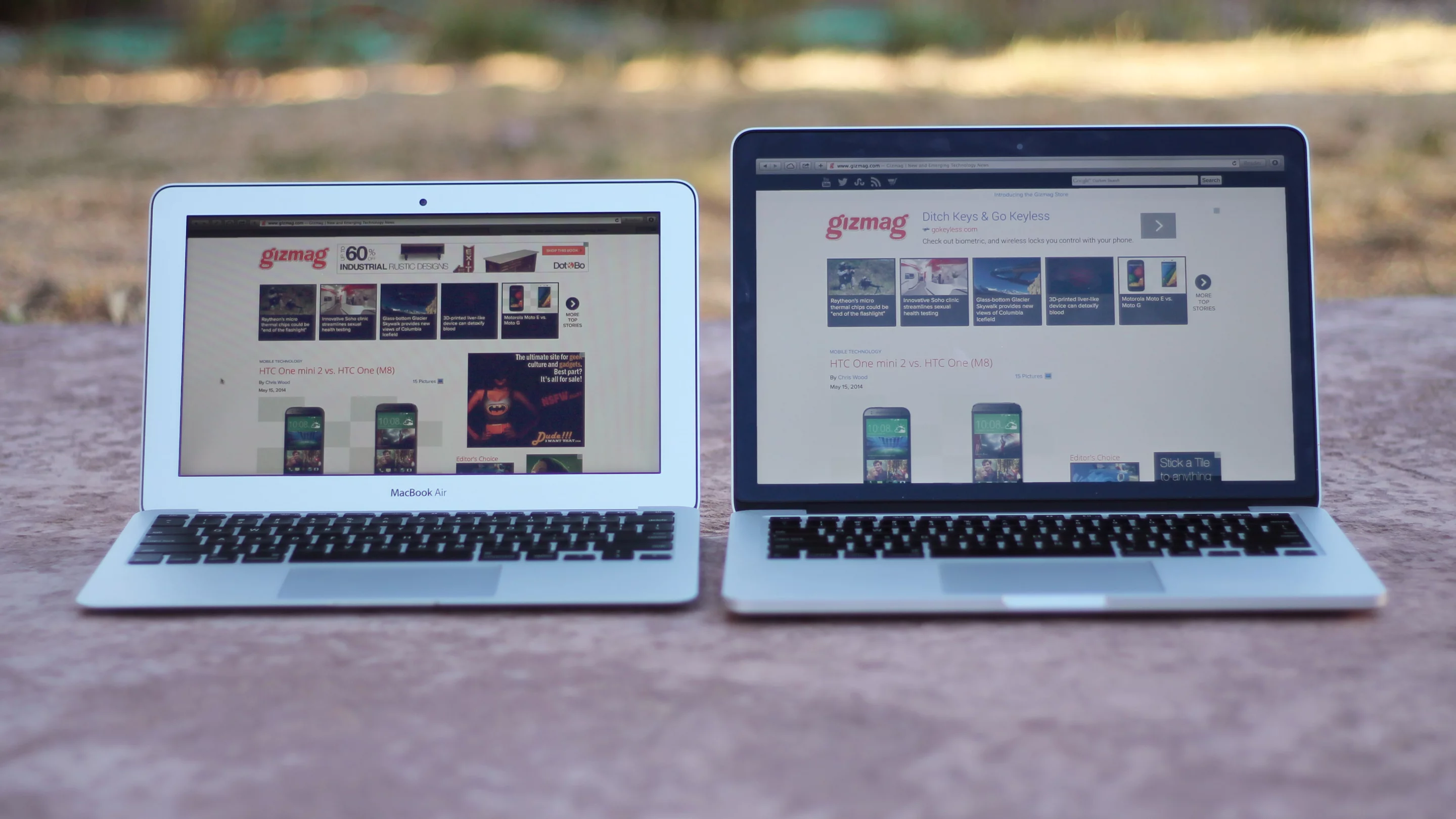 The new 11-in MBA (left) next to a 13-in MacBook Pro with Retina Display