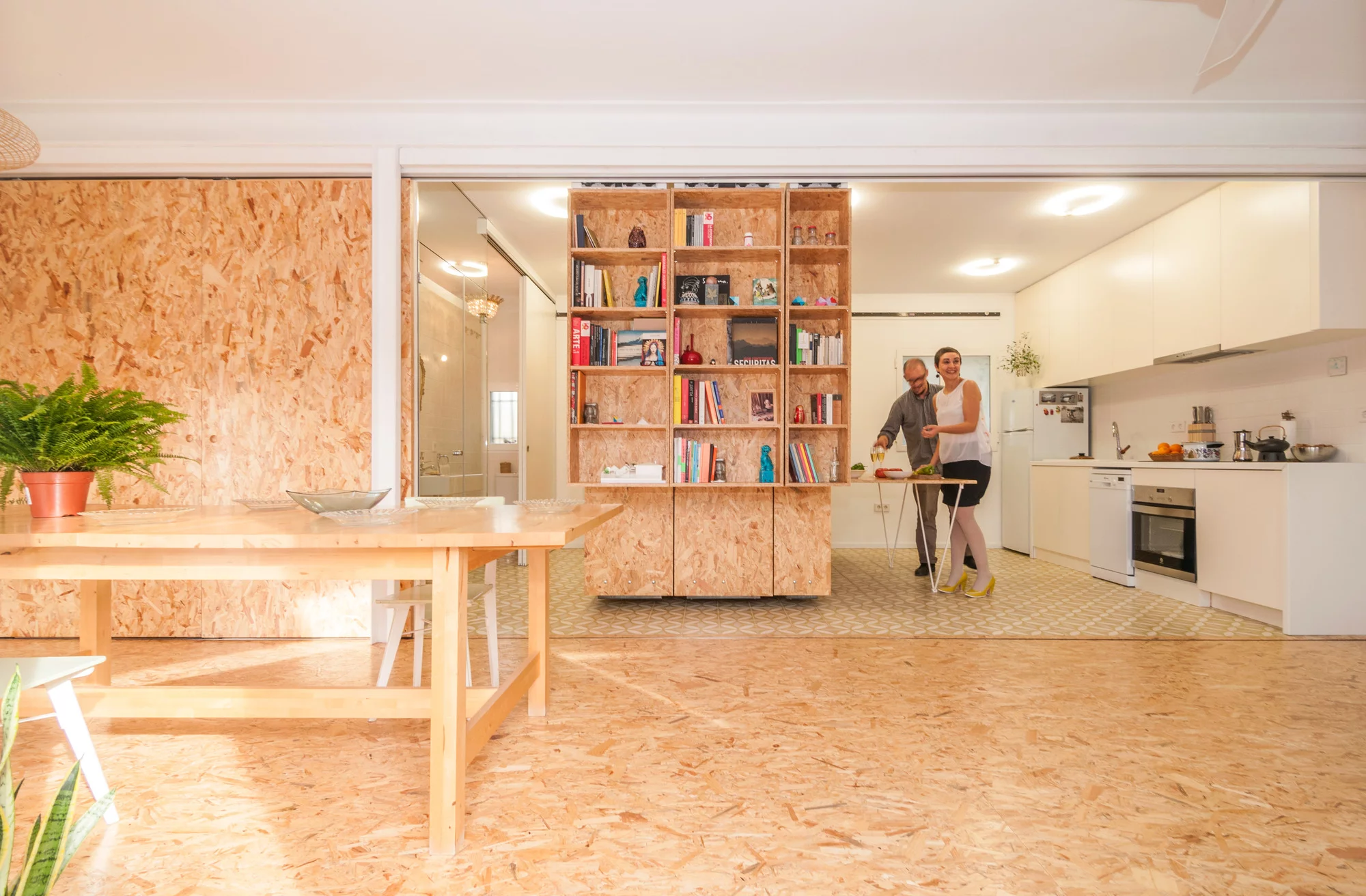 Despite the relatively small area, there's a lot of free floor space when needed (Photo: Javier de Paz García)