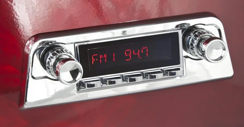 The RetroSound Model Two in a Thunderbird