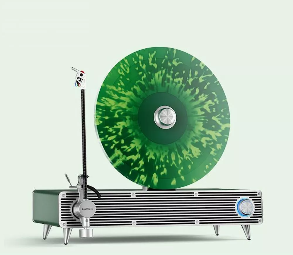 The CoolGeek VS-01 belt-drive vertical turntable has been treated to four different ink splash designs on the upper face of the platter, to help make the system really stand out in a room