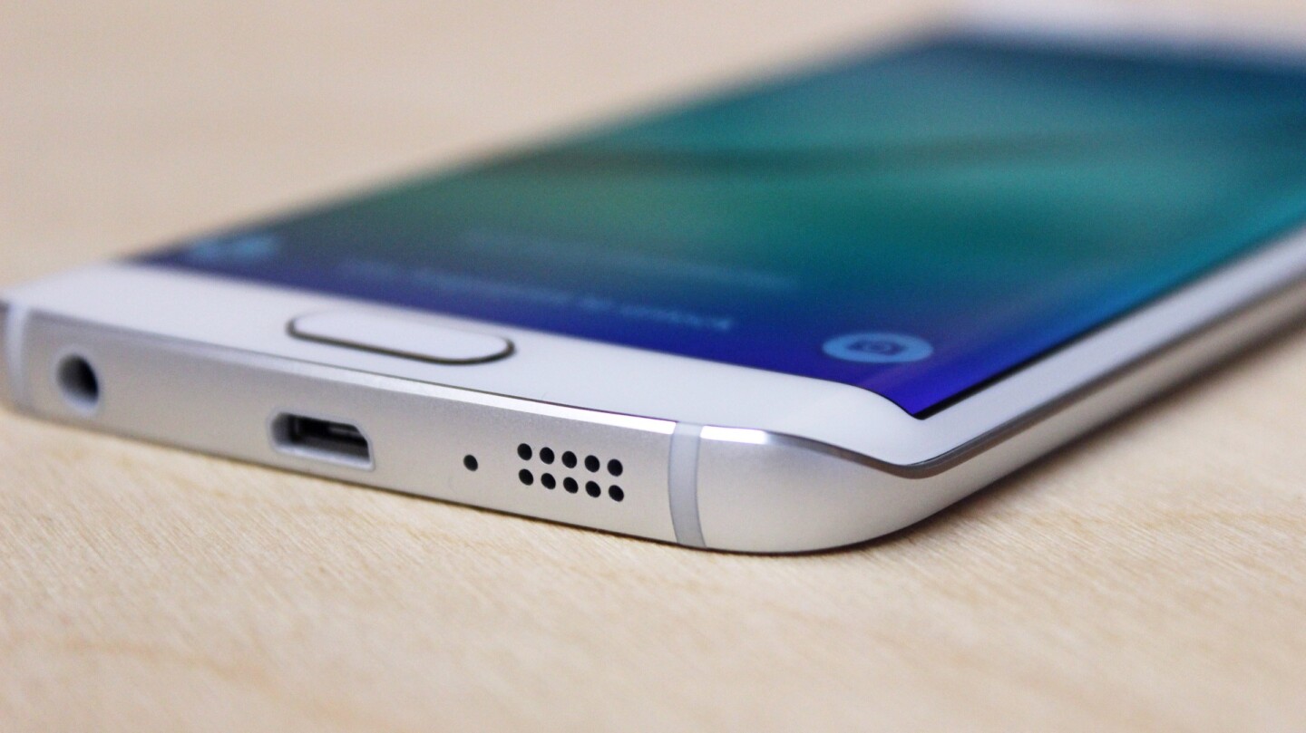 Expect the Galaxy S6 Edge Plus to be a larger version of the curved Galaxy S6 Edge (pictured)
