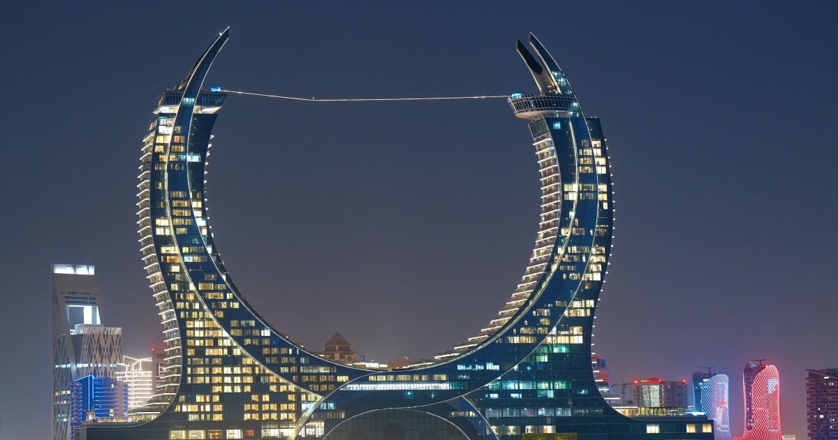 Slackliner takes death-defying stroll in the sky, over 600 ft above Qatar