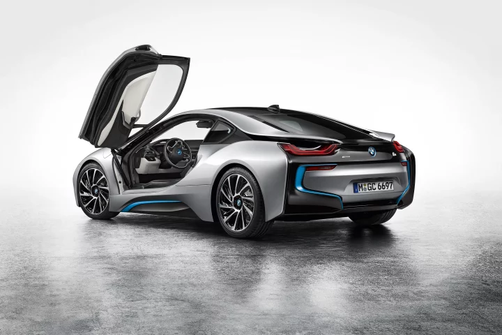 The BMW i8 - a high-performance, high-efficiency stepping stone between the oil age and the electric era