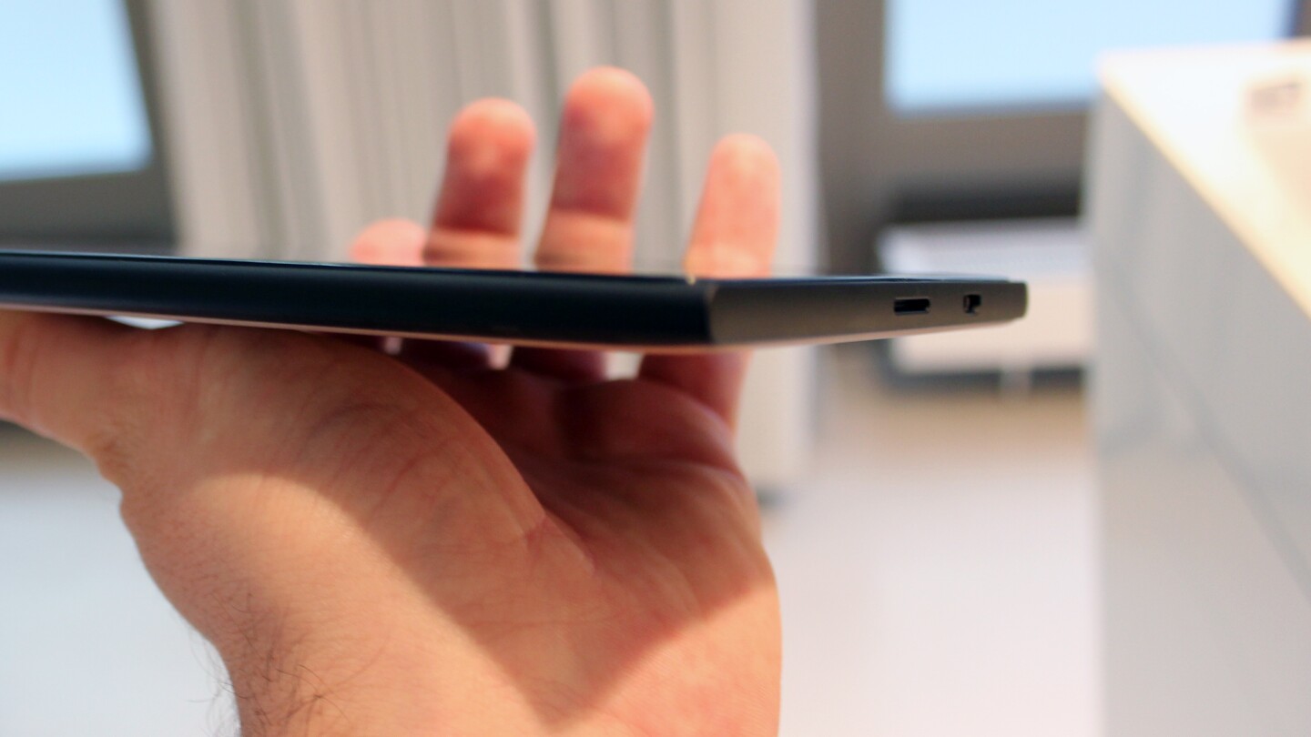 The device is just 8.3 mm (0.33 in) thick (Photo: Chris Wood/Gizmag.com)