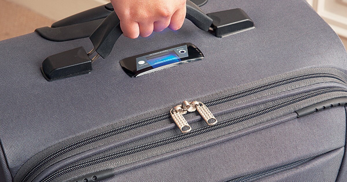 Selfweighing suitcase knows exactly how heavy it is