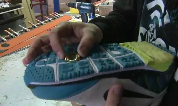 Signal used a clipless bicycle pedal system for the ski touring set-up