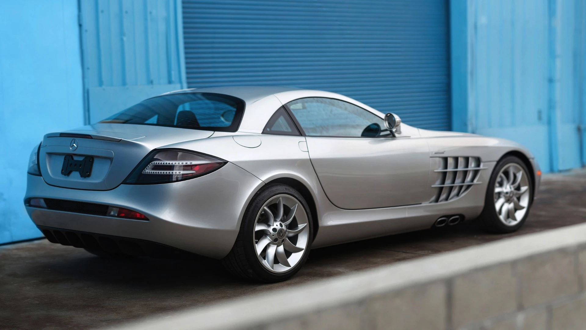 The 2005 Mercedes-Benz SLR McLaren exceeded the previous best price at auction for the model ($412,500) when it fetched $495,000