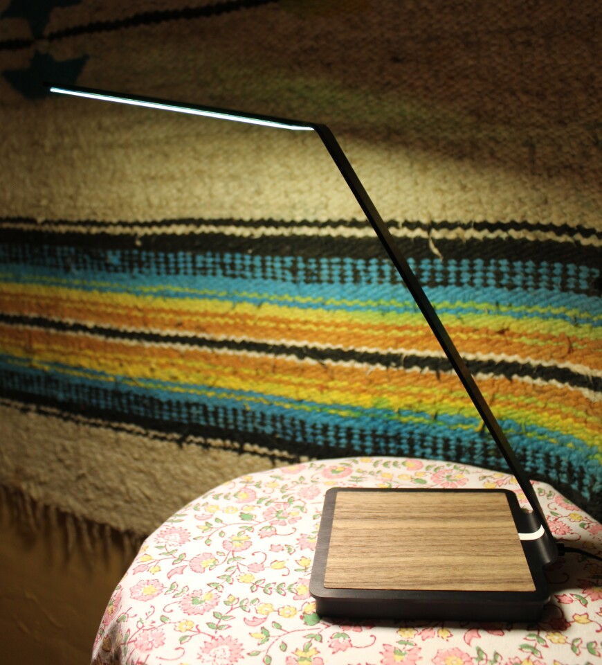 The lamp has a very modern, minimalist form (Photo: Ben Coxworth/Gizmag)