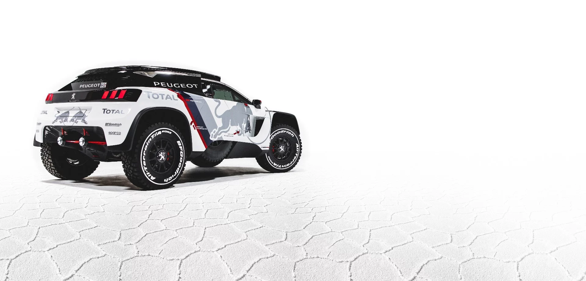 Peugeot reveals the 3008 DKR