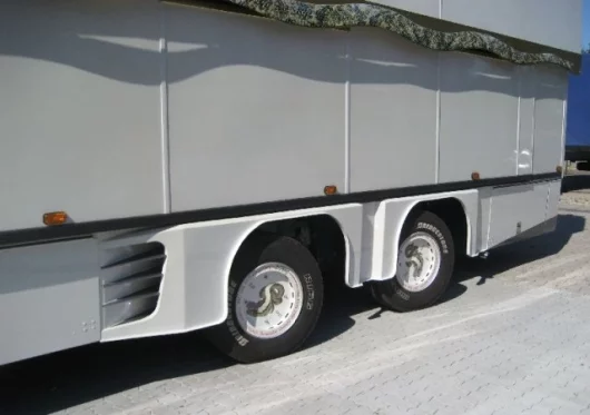 One rear axle is definitely not enough for the Snakeliner President-Suite