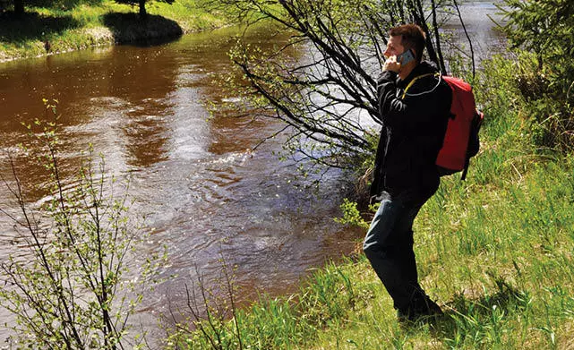 Go Kin claims that five minutes of walking is enough for 10 to 25 minutes of talking, depending on the pace
