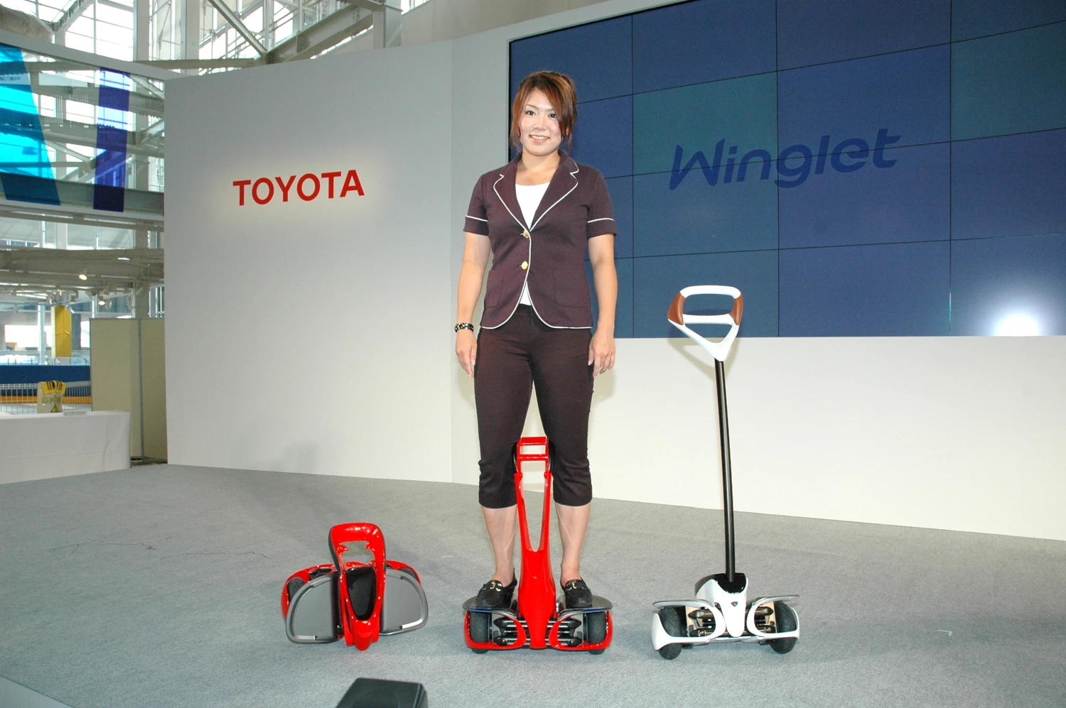 Toyota's Winglets are like a miniature Segway, with the largest weighing around 12kg and the smallest 9.9 kg