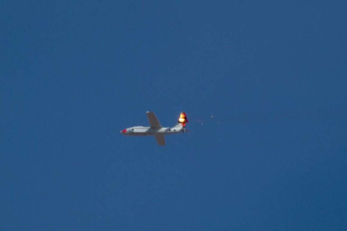 Lockheed Martin's laser weapon takes down 5 drones in live-fire ...