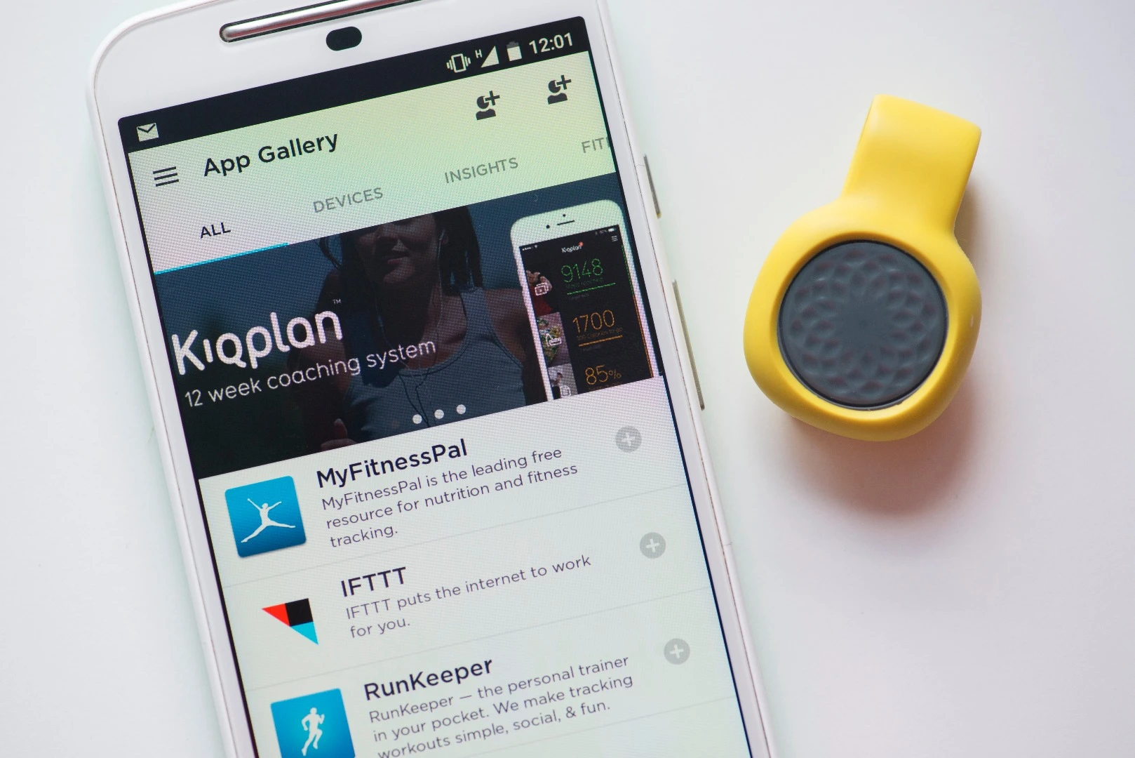 The information logged by the Jawbone UP Move can be used by a number of other services