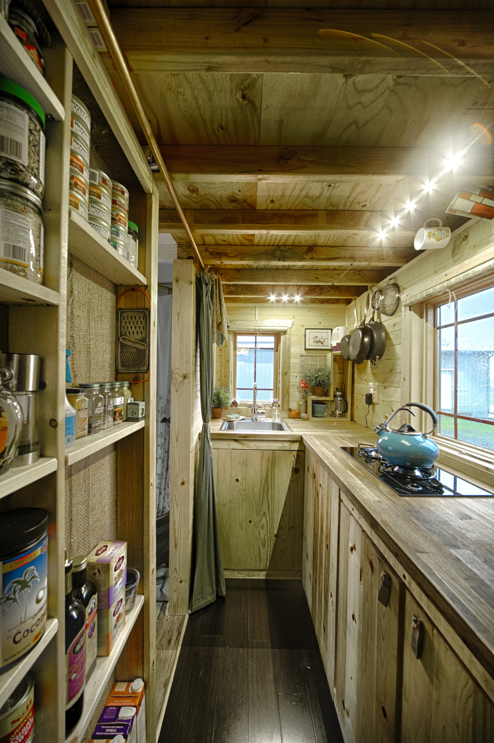 Tiny Tack House kitchen (Photo: Christopher Tackk)