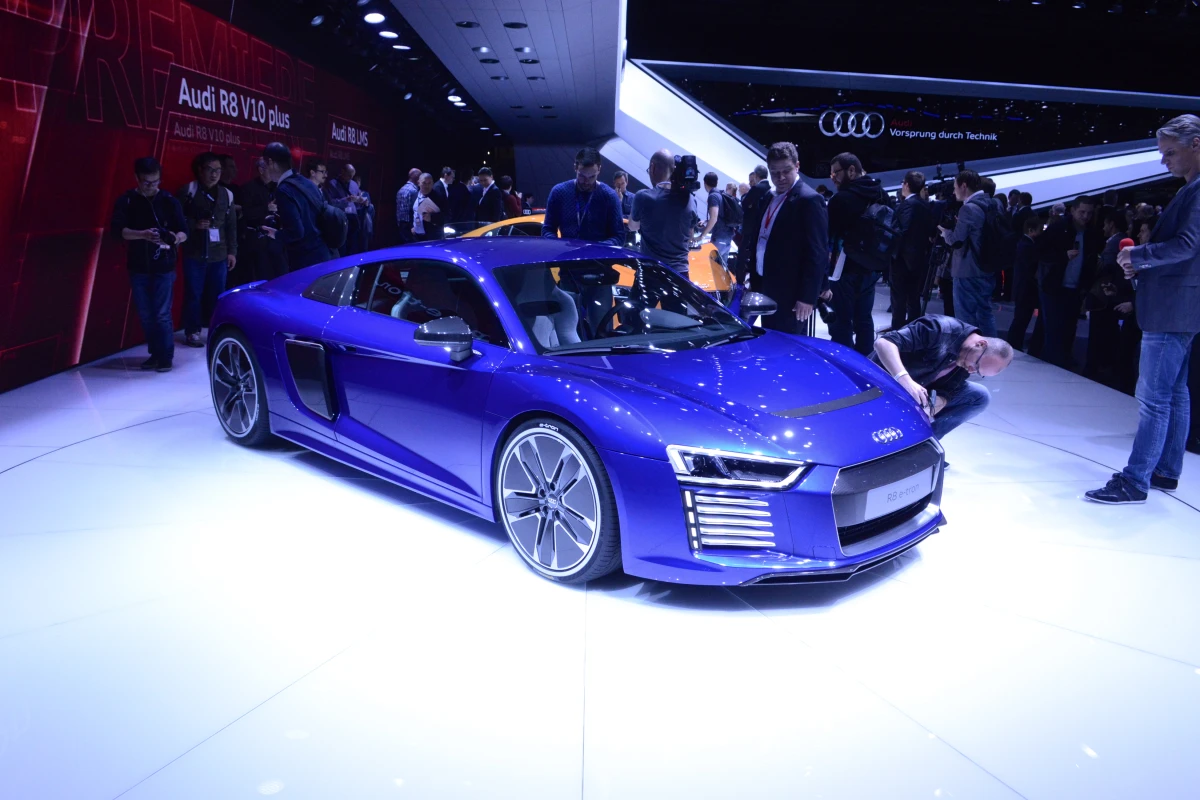 Audi reveals the R8 e-tron at the 2015 Geneva Motor Show (Photo: C.C. Weiss/Gizmag.com)