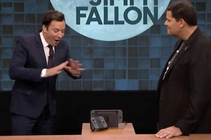 Jimmy Fallon get an up close look at the new Nintendo Switch