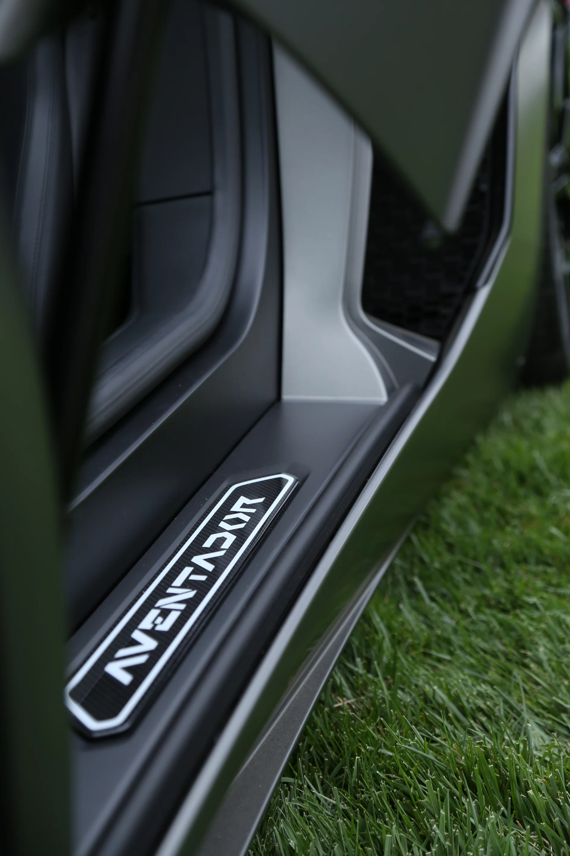 Aventador LP 720-4 50th Anniversary Roadster is finished in a special matte grey finish (Photo: Angus MacKenzie/Gizmag.com)