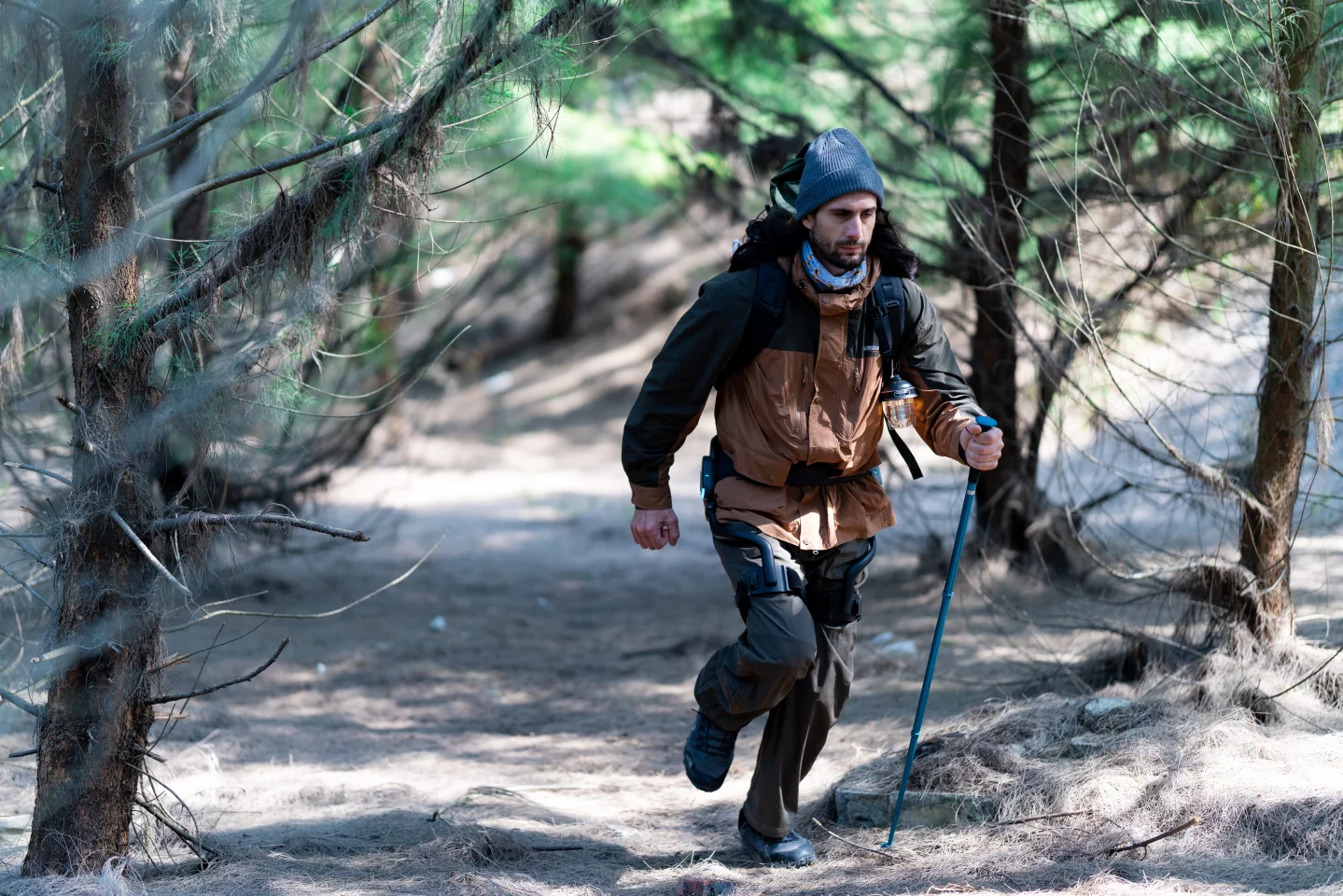 Whether you're looking to keep your legs fresh, get there fast or a little of both, the Dnsys X1 wearable exoskeleton is designed to give you the power to do it